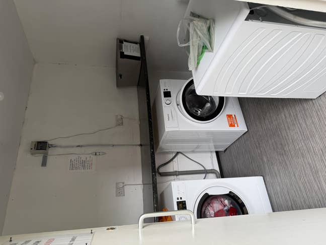 &pound;950: Self Contains Studio/Open Plan Kitchen  Main Photo