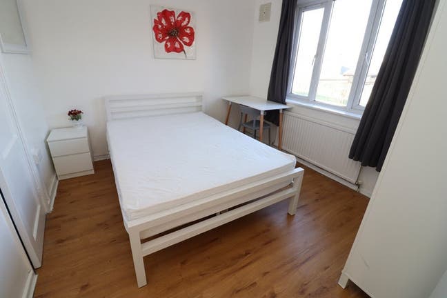 Secure Now This Lovely Room Near Canary Wharf/E14 Main Photo