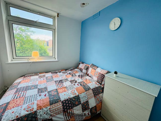 East London – E14 🏠 Bow / Bromley-by-Bow Zone 2 Main Photo