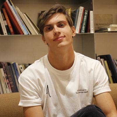 LSE Exchange Student Seeking Furnished Room Main Photo