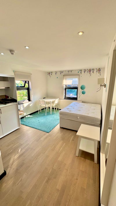  🏠  Studio Flat 8 Minute Walk Dollis Hill Station Main Photo