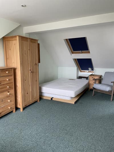 Beautiful, light ensuite studio/ loft room Main Photo