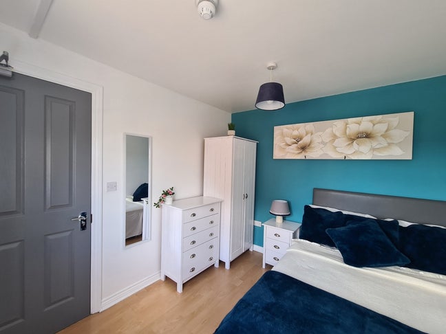  Double Room | All Bills Included | Weekly Cleaner Main Photo