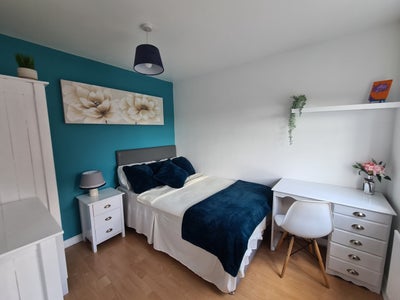 Double Room | All Bills Included | Weekly Cleaner Main Photo