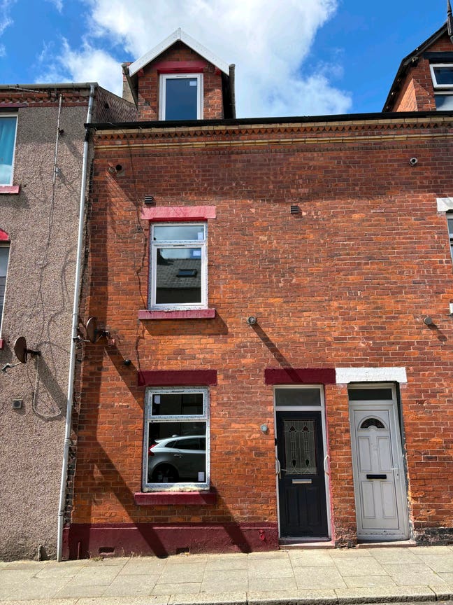 Adequately sized fully ensuite double rooms to let Main Photo