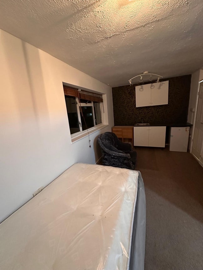 1Bedroom Flat for Rent in Greenford (UB6) Main Photo