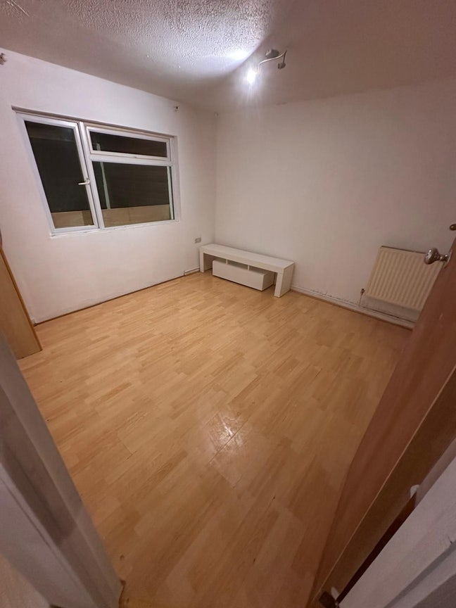 1Bedroom Flat for Rent in Greenford (UB6) Main Photo