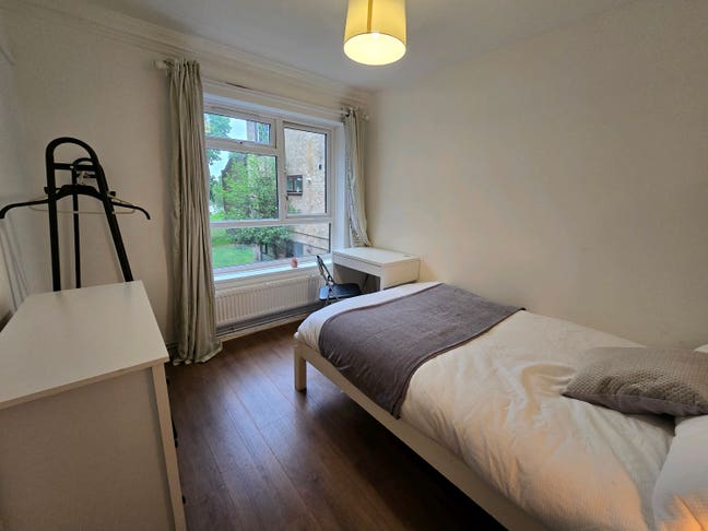 Double room in professional Flat Main Photo