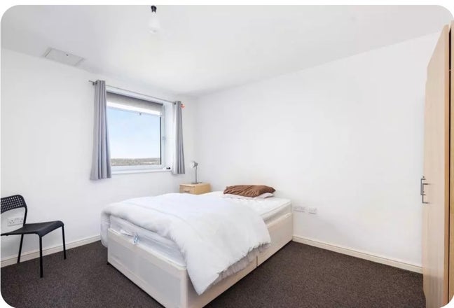 Spacious Double Room @ilford Main Photo