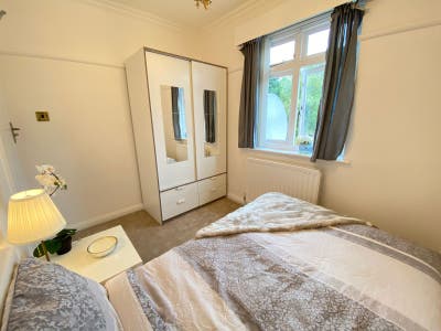 South Ealing Bedroom Main Photo
