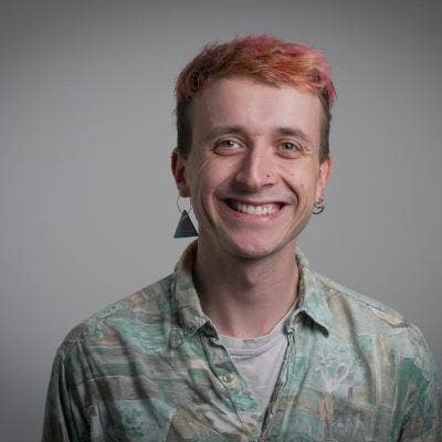 SE london enby seeks housing Main Photo
