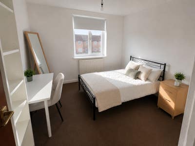 🔥 Double Room Near Bank -  East London 🔥 Main Photo