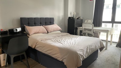 En-suite at Surrey Quays Main Photo