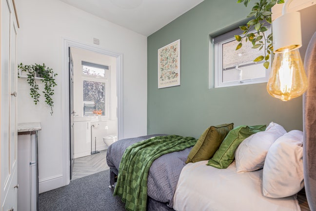 Spacious Brand New Rooms Available in Stockingford Main Photo