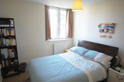 Spacious Double Room in Wimbledon SW19 – Available Main Photo