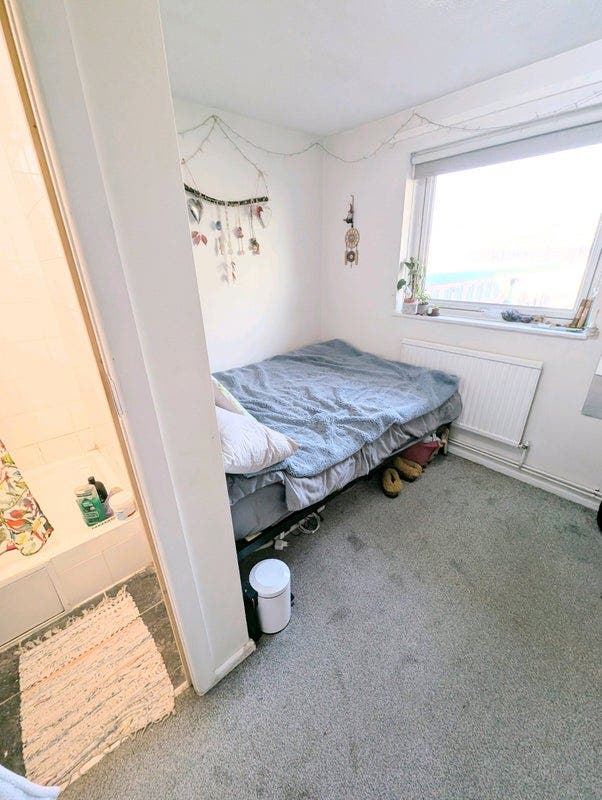 Double En-Suite Shower Room + Garden! Peckham Main Photo
