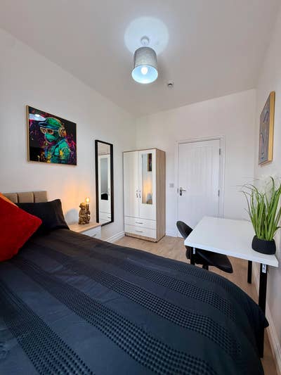 Stylish Modern 6‑Bed • Luxury Finish  Main Photo