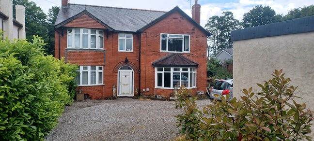 Double room in shared house. Main Photo