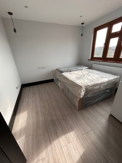 Brand new Luxury  room Hatton Cross/H’Row  Main Photo
