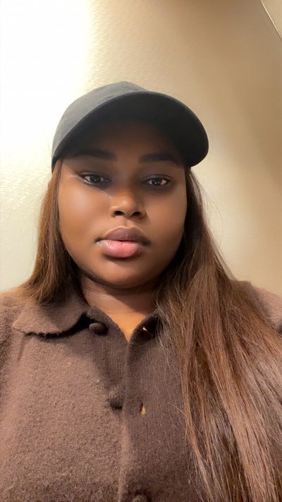 I am a professional female aged 33. I am look... Main Photo