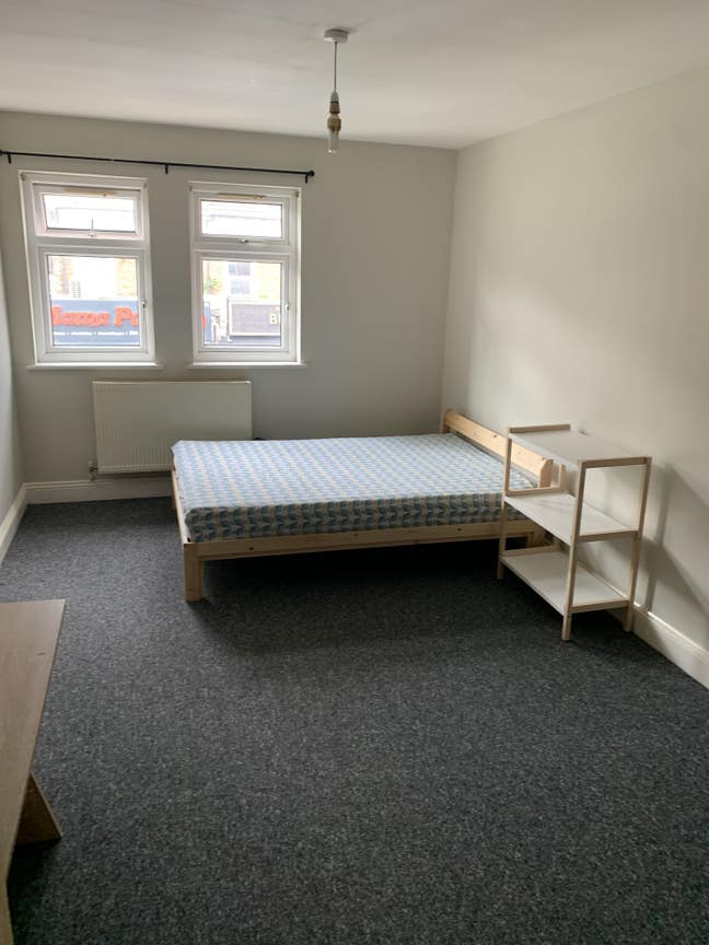 Sublet room in 2 bedroom flat Main Photo