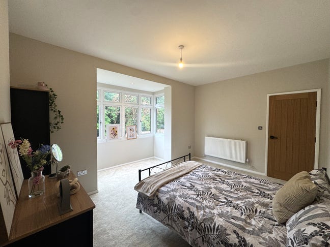 Room 4  -  14  Leicester  Road,  Leicester,  LE8  Main Photo