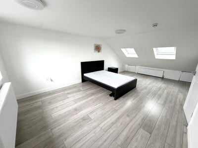 ***Ensuite Room to Rent, N18*** Main Photo