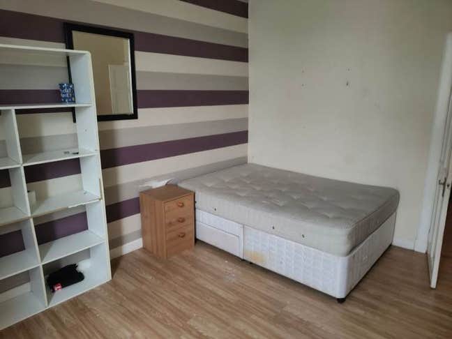 Spacious Double Room To Rent in Port Glasgow – Qui Main Photo