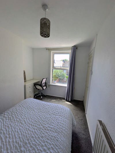 Central Room- 10 Min Walk to Hospital & Station Main Photo