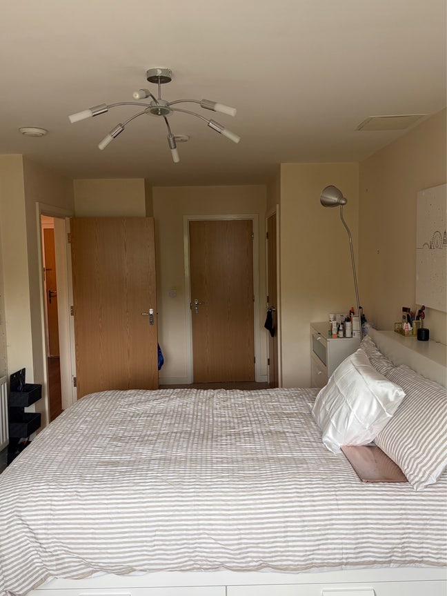 Large Furnished Spacious En- Suite in 2Bed Flat Main Photo
