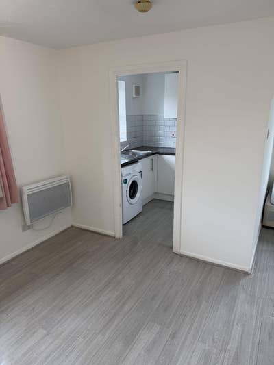 2 Bedroom Flat Available – John Williams Close SE1 Main Photo