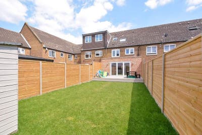 🏡 Two Double Rooms Available – SE16 Main Photo