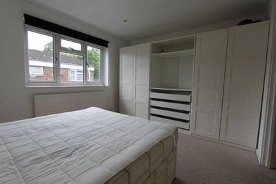 ⚡Master ensuite + room by Piccadilly line⚡ Main Photo