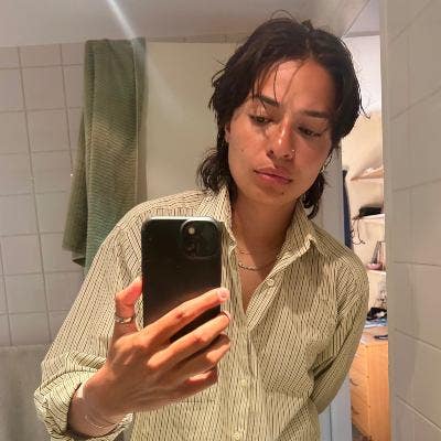 Professional Female seeks a double room Main Photo
