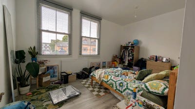 Huge bright room in East ldn, 5 mins from Vic park Main Photo