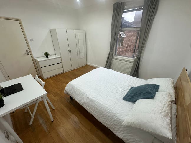✨ Two Rooms Available – Great Value | Bills In  Main Photo