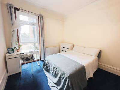Gorgeous rooms in Balham | Backyard with BBQ set!! Main Photo