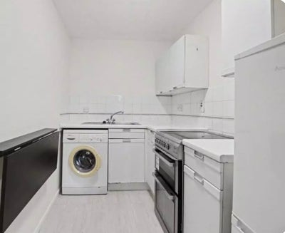 Modern studio apartment to rent Main Photo