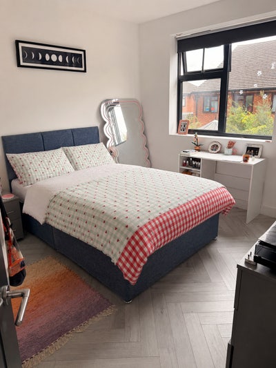 Spacious double room with private ensuite Main Photo