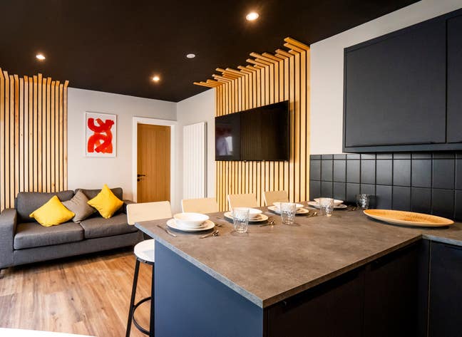 🤩  Kitchenette En-Suite Room (170Cr) Main Photo