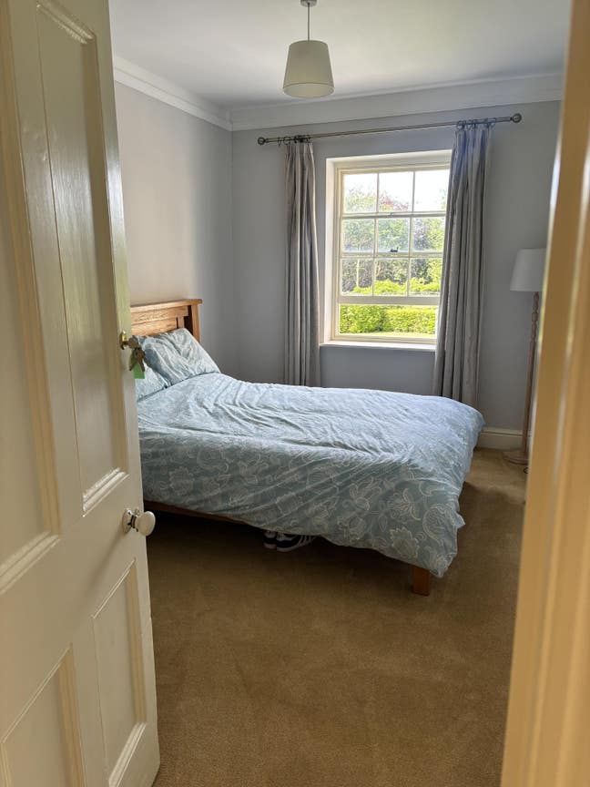 Double room with ensuite in village Main Photo