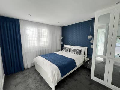 Bright En-suite Loft Room in Calm Family Home Main Photo