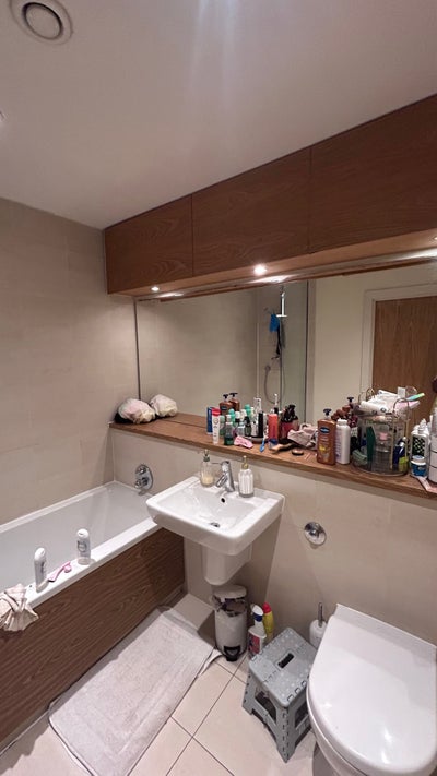 Moving out of Manchester 1 bed 1 bathroom availabl Main Photo