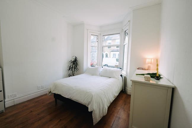 New Rooms- Surrey Quays Main Photo