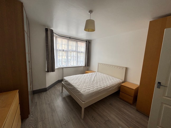 Double Room with En-suite in Wealdstone HA3 Main Photo