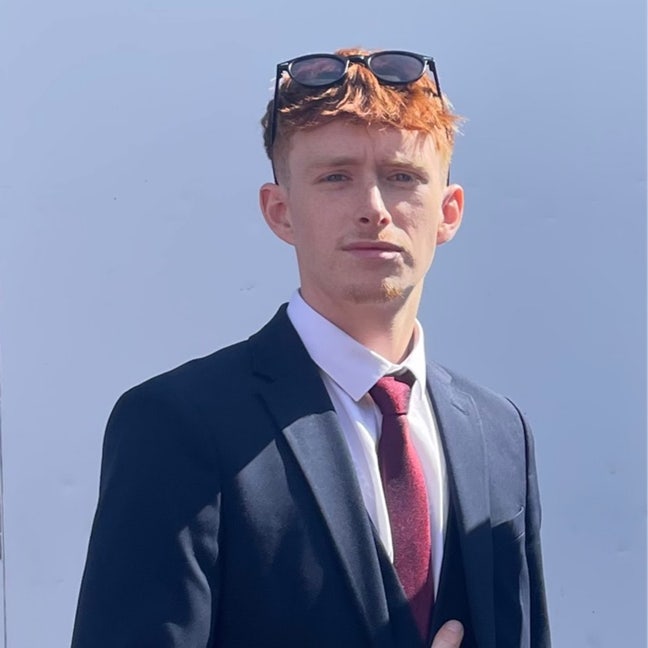 Professional Male seeks a single or double room Main Photo
