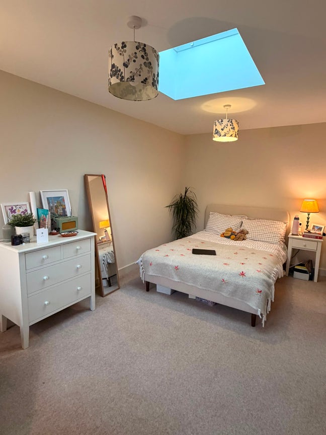 Premium large double en-suite room  Main Photo