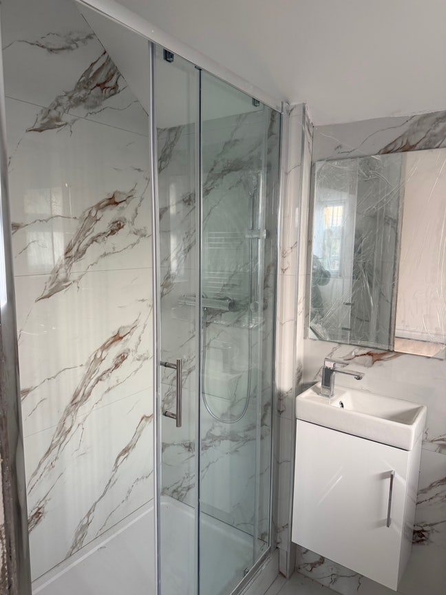 Ensuite room for rent Main Photo