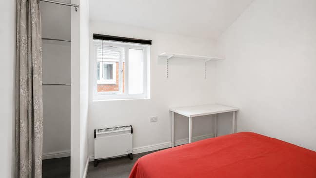 UC/DSS - Free Double Room - &pound;0 Rent + &pound;0 Deposit  Main Photo