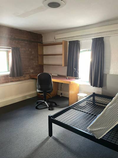 120 a week room Maltings NTU Main Photo